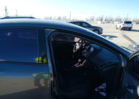 2017 Ford Focus Sel z USA, uszkodzony, nr VIN 1FADP3H2XHL270826